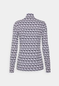 Langärmliges Oberteil mit einem sich wiederholenden geometrischen Muster in Marineblau und Weiß. Hochgeschlossen und figurbetont, aus einem glatten Stoff gefertigt.