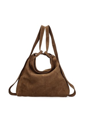 Borsa in suede marrone con apertura arrotondata, due lunghe tracolle e un design non strutturato. Texture morbida con dettagli di cucitura minimali.