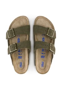 Unselected, dark green