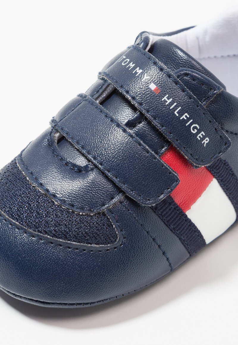Tommy Hilfiger Chaussons Pour Bebe Blue White Bleu Marine Zalando Fr