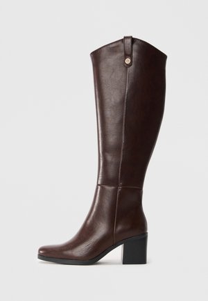 Boots - brown