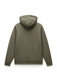 Felpa con cappuccio verde oliva dalla texture liscia, con maniche lunghe e tasca a marsupio. Nessun design o dettaglio visibile.
