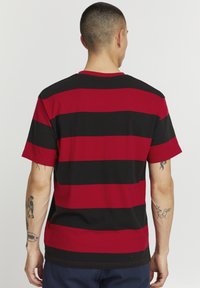 Solid SDVICENTE - T-shirts print - scarlet sage