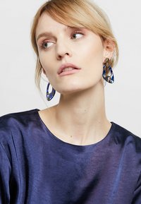 sweet deluxe Pendientes - blue