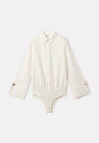 Bodysuit blanco de manga larga con cuello, ajuste estructurado, cierre de botones en la parte delantera y detalles en los puños, elaborado en una tela suave.