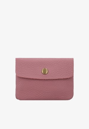Kleine, strukturierte rosa Lederbörse mit abgerundeten Ecken und einem einzelnen goldenen Druckknopfverschluss in der Mitte der Lasche.