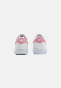 Lacoste POWERCOURT 224 - Treniņu apavi - white/light pink