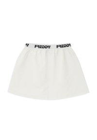 Falda blanca confeccionada con tela suave, con una cintura elástica que lleva el texto negro "FREDDY". Diseño sencillo en línea A sin patrones adicionales.