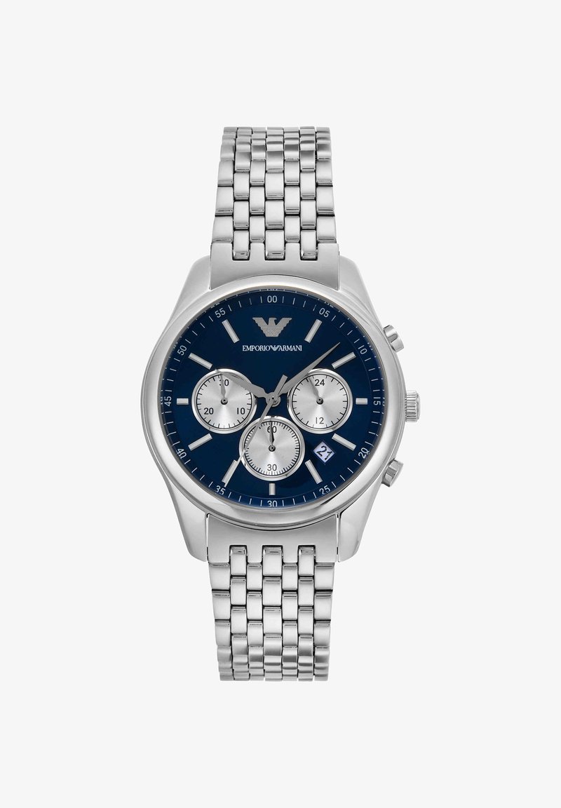 Silberne Chronograph-Uhr aus Edelstahl mit blauem Zifferblatt, drei Hilfszifferblättern, Datumsfenster und Emporio Armani Logo bei 12 Uhr.