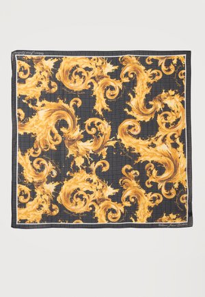 Fekete sál díszes arany barokk csigavonal mintával és finom kockás háttérrel, vékony fehér szegéllyel.