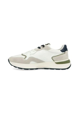 Sneaker basso bianco e beige con lacci neri, dettagli verde oliva sulla suola e sulle cuciture, e linguetta nera sul tallone.