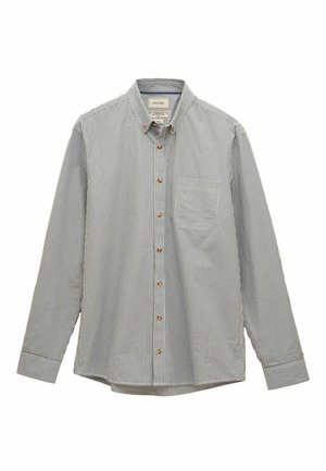 Košeľa na gombíky s modro-bielymi pruhmi, dlhými rukávmi, štandardným golierom, jednou náprsníkovou vreckom, drevenými gombíkmi a zakriveným lemom.