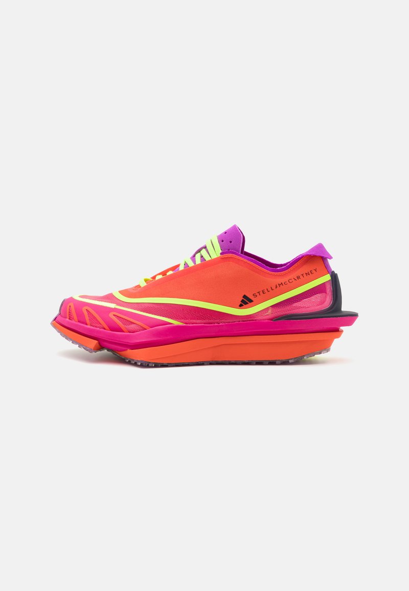 adidas by Stella McCartney EARTHLIGHT PRO - Sportovní boty - active orange/real magenta/shock purple