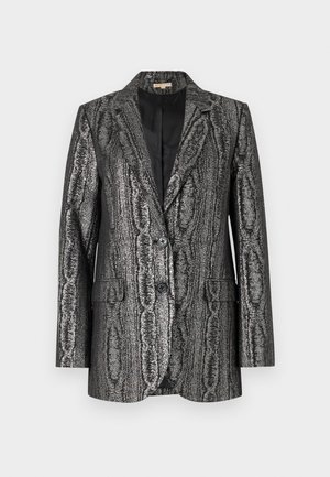 Czarny i srebrny żakiet o teksturowanej powierzchni z klapami, dwoma guzikami i przednimi kieszeniami. Materiał ma metaliczny połysk i abstrakcyjny wzór.