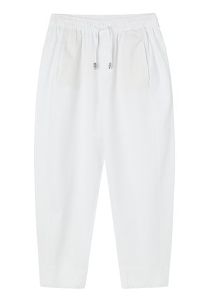 Białe casualowe spodnie z elastycznym pasem, ściągaczem oraz bocznymi kieszeniami, przedstawione na gładkim tle.