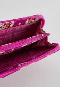 Cath Kidston CONTINENTAL REGULAR FIT - Maks - pink hearts