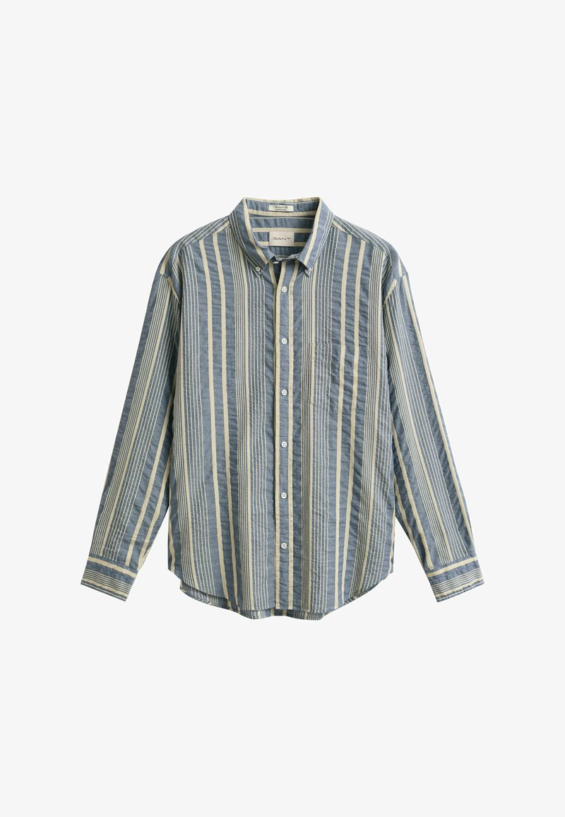 Blau-beige gestreiftes Hemd mit langen Ärmeln, Knopfleiste, Kragen und Brusttasche, auf weißem Hintergrund präsentiert.