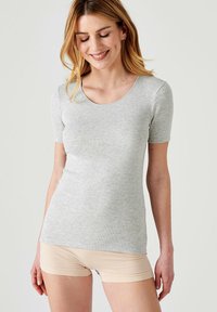 Unselected, grey