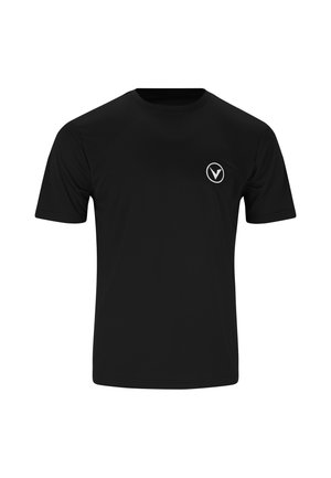 Sort t-shirt med korte ærmer med lille hvidt rundt logo med et flueben på venstre bryst.
