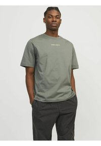 Jack & Jones JCOSTAGGER TEE SS CREW NECK - T-shirt con stampa - agave green
