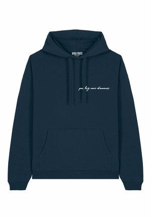 Hoodie bleu marine en coton doux, avec une poche avant et un texte en cursive blanc sur la poitrine. Coupe standard avec des poignets côtelés.