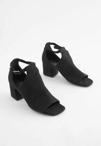 Next FOREVER COMFORT® LOW CUT  - Páskové sandály  - black