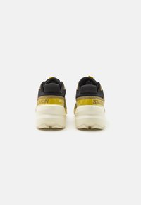 Salomon SPEEDCROSS 6 - Chaussures de running - black/cress green/transparent yellow