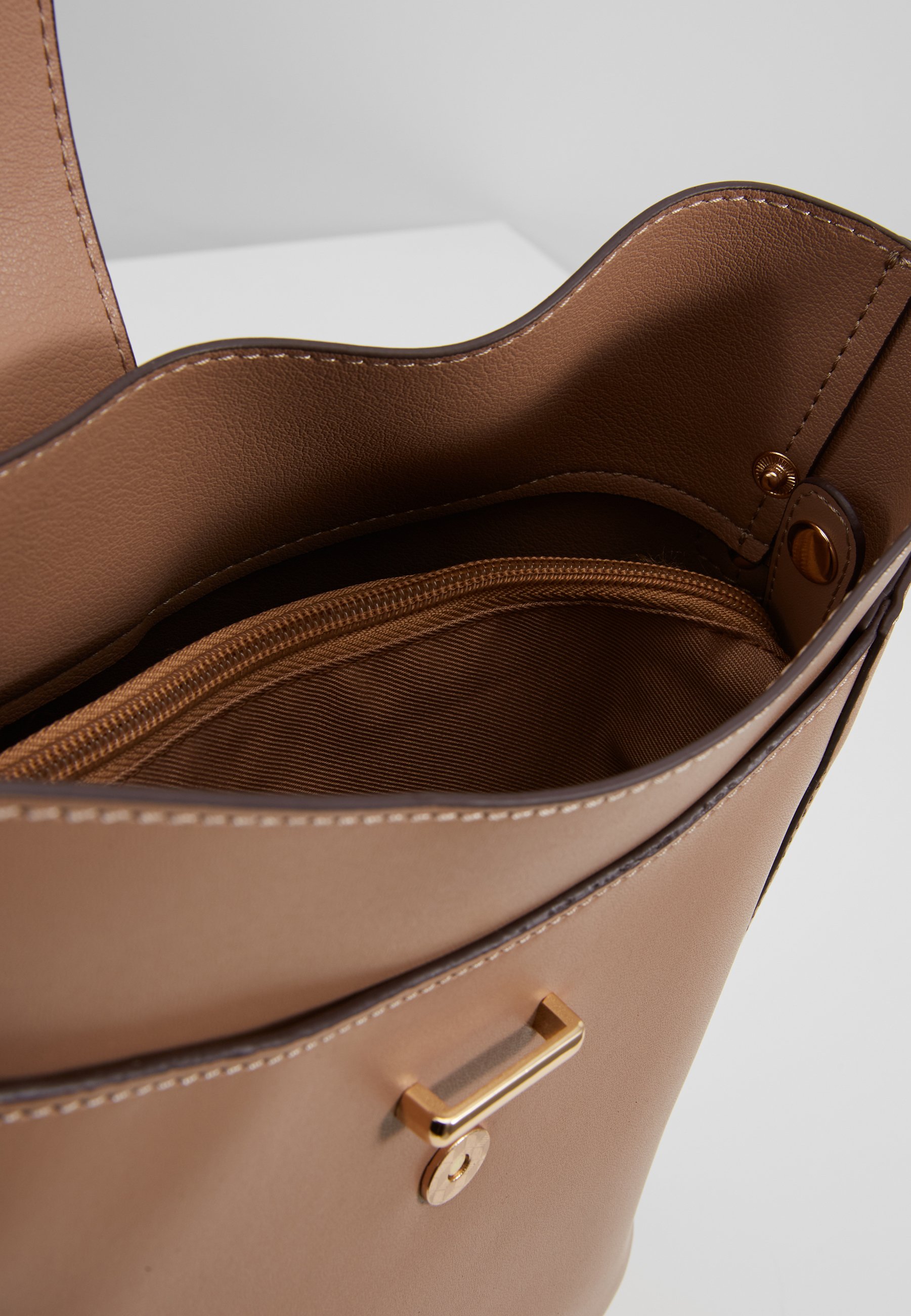 Seidenfelt ARENDAL Håndveske almond Zalando.no Seidenfelt ARENDAL Håndveske almond Zalando.no