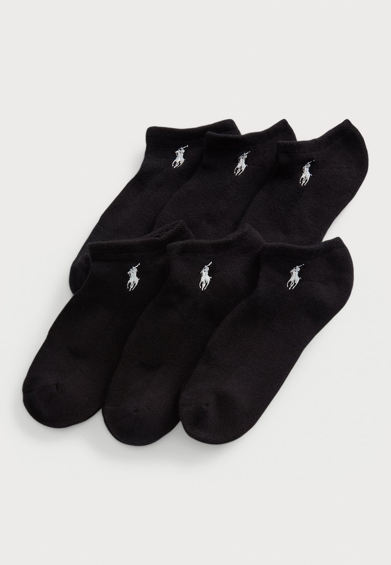 Calcetines al tobillo negros hechos de una mezcla de algodón, con un pequeño logo de un jugador de polo plateado en cada calcetín. Conjunto de cinco pares.