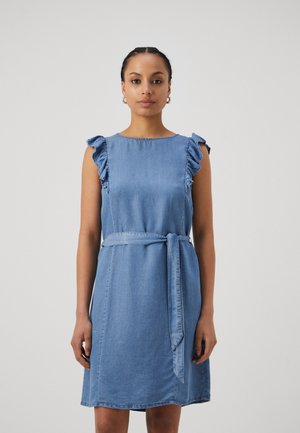 ONLPEMA FRILL BELT DRESS - Džinsinė suknelė - medium blue denim