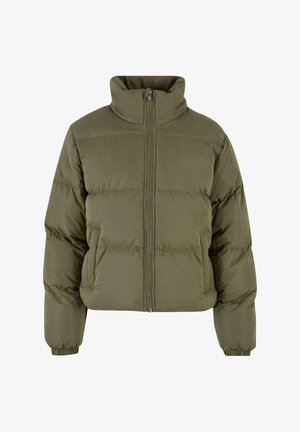 Olivgrön pufferjacka med hög krage, hel dragkedja fram och elastiska ärmslut; har quiltade sektioner och en enkel design.
