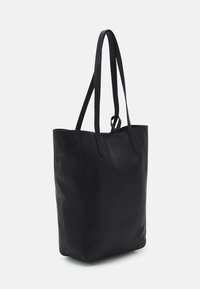 Zwarte leren draagtas, rechthoekige vorm met dubbele handvatten, gladde textuur, minimalistisch ontwerp, zonder opvallende metalen onderdelen of versieringen.