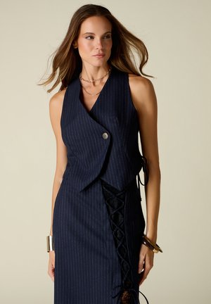 Oltre, GILET CORTO GESSATO CON NASTRI (ITALIAN SIZE) - Chaleco - blu