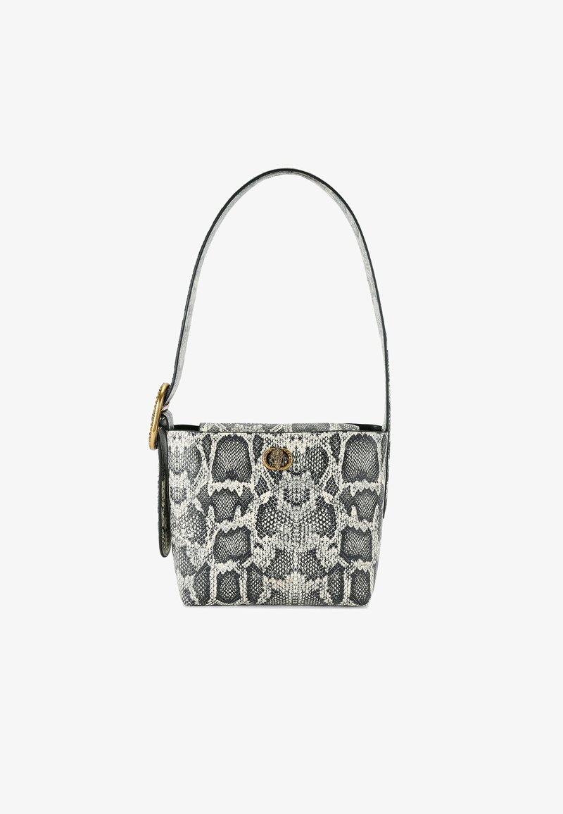 Petit sac à main en imprimé serpent noir et blanc. Matériau à texture douce, forme structurée, anse unique et détail en métal doré.