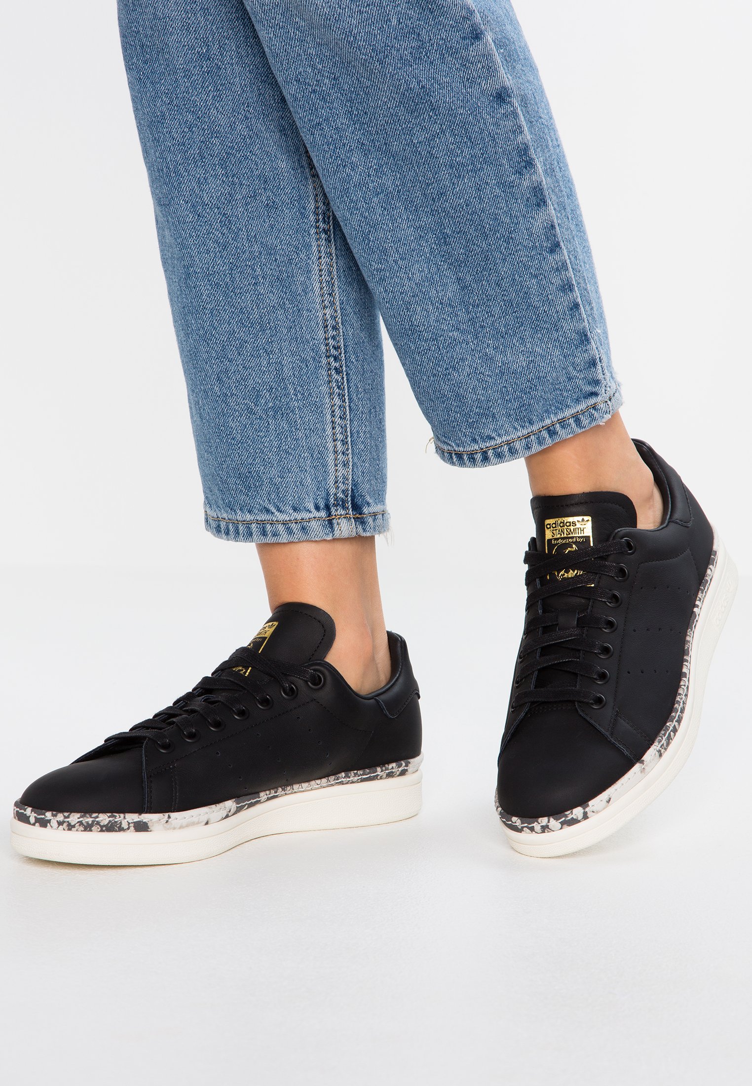 stan smith black bold