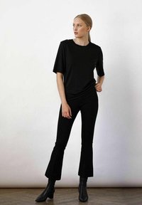 RESIDUS BOTTAS  - T-shirts basic - black