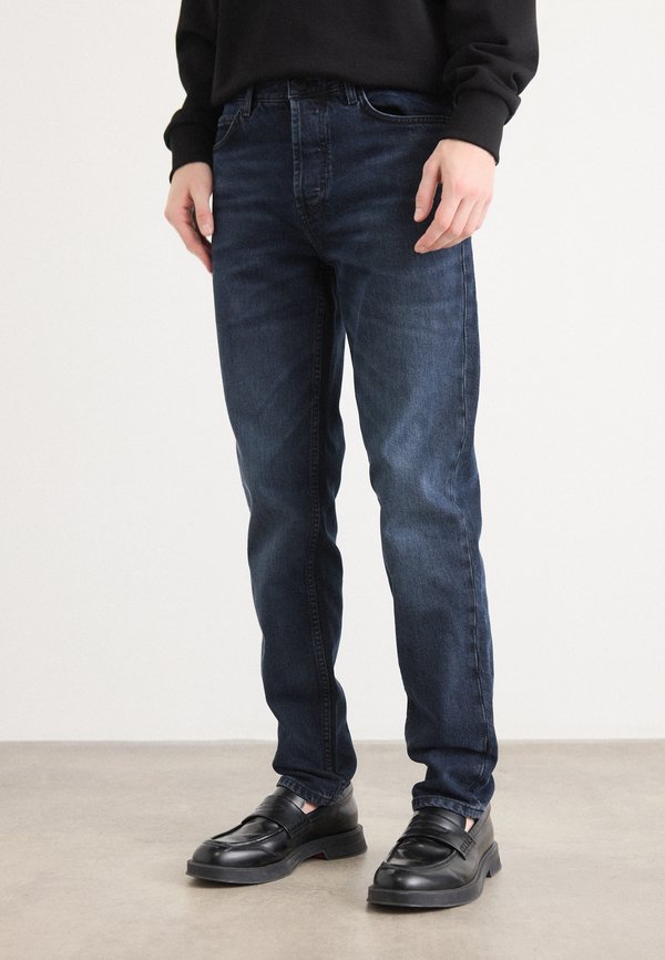 Jeans Tapered Fit