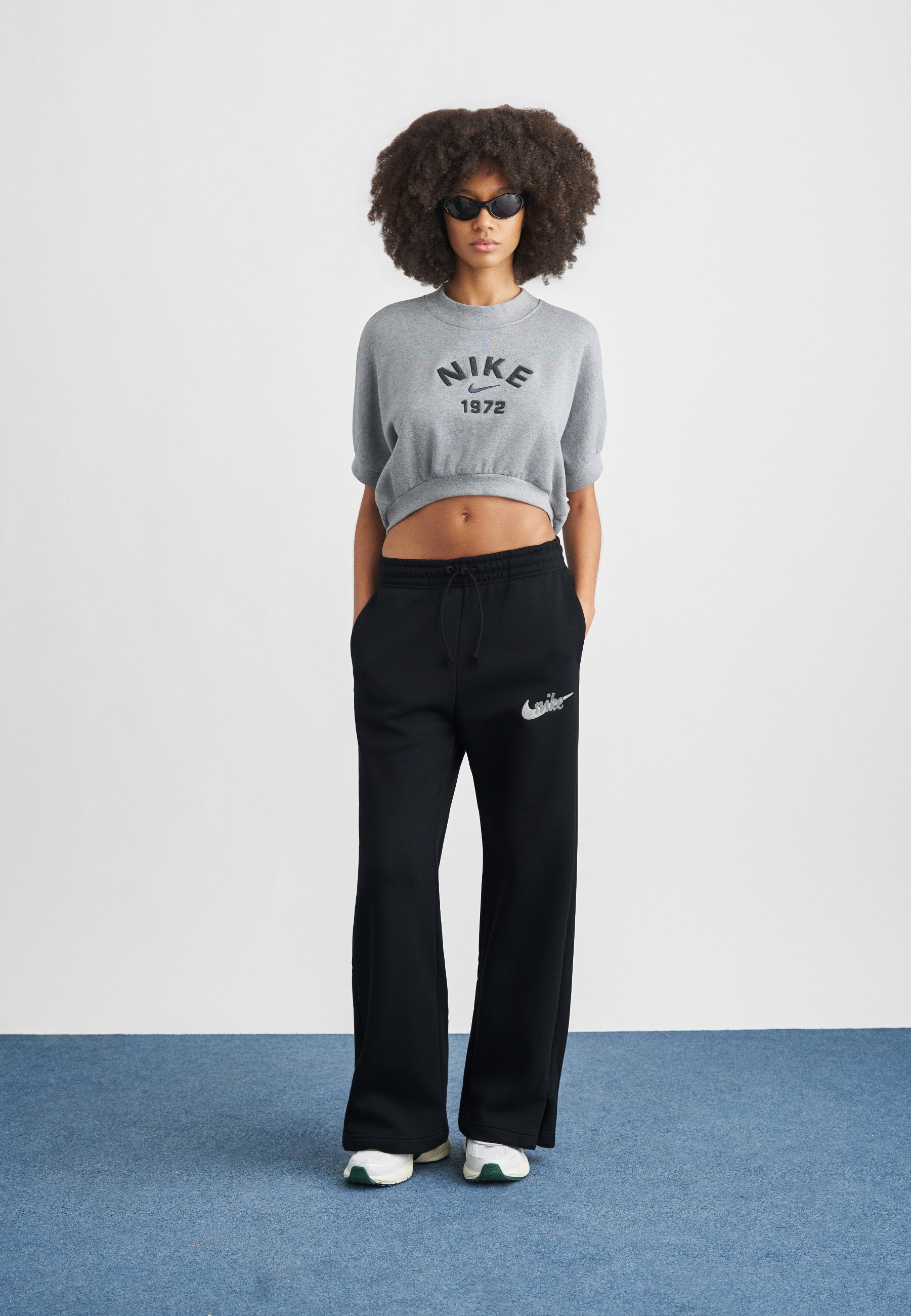 nike swoosh womens tracksuit