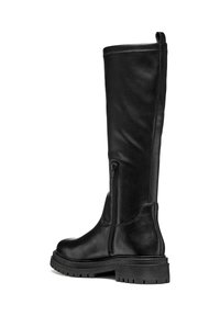 Bota de cuero negro hasta la rodilla con cremallera lateral, suela gruesa, textura lisa y costuras reforzadas a lo largo de los bordes.