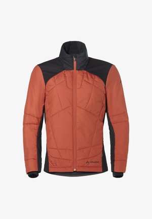 Rode en zwarte geïsoleerde jas met een hoge kraag, doorgestikt ontwerp, vooraan een rits en elastische boorden. Heeft een logo op de zoom.