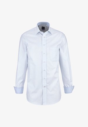 Camicia bianca a maniche lunghe con bottoni, motivo a quadretti azzurri chiari, taschino sul petto, colletto e polsini parzialmente arrotolati.