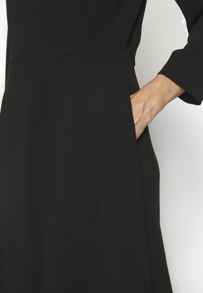 ASPESI Φόρεμα σε ίσια γραμμή - nero / black