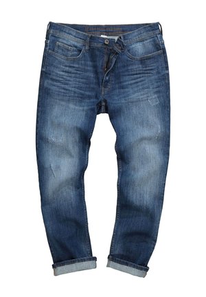Jeans in denim blu con lavaggio sbiadito, dotati di tasche frontali, chiusura con zip e orli arrotolati. Punti di usura evidenti sulle gambe.