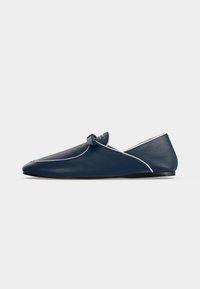 Δεν επιλέχθηκε, navy/white