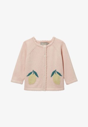 Cardigan bébé rose à manches longues, fermeture par boutons, bords festonnés et deux motifs de citrons avec des feuilles vertes sur les poches avant.