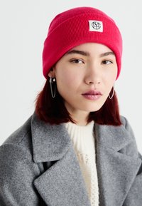 Unselected, rose red