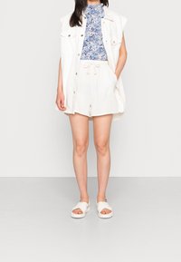 ONLY Šortky - white