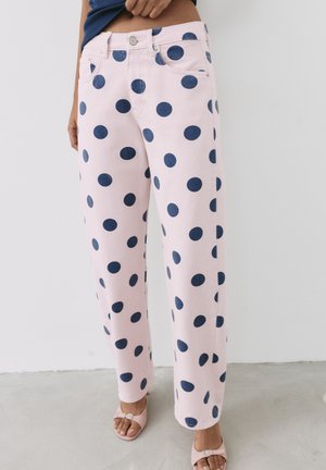 PULL&BEAR POLKA DOT BARREL - JEANS - Wide Leg - pink