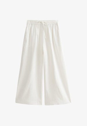 Białe spodnie o szerokich nogawkach z elastycznym paskiem i sznurkiem, wyposażone w boczne kieszenie i luźny krój.