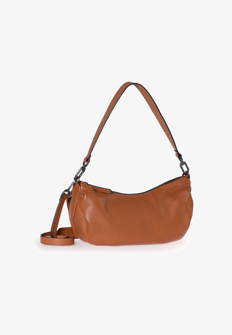 Braune Leder-Umhängetasche mit strukturiertem Finish, geschwungener Form, einem abnehmbaren Riemen und einem Reißverschluss entlang der oberen Kante.